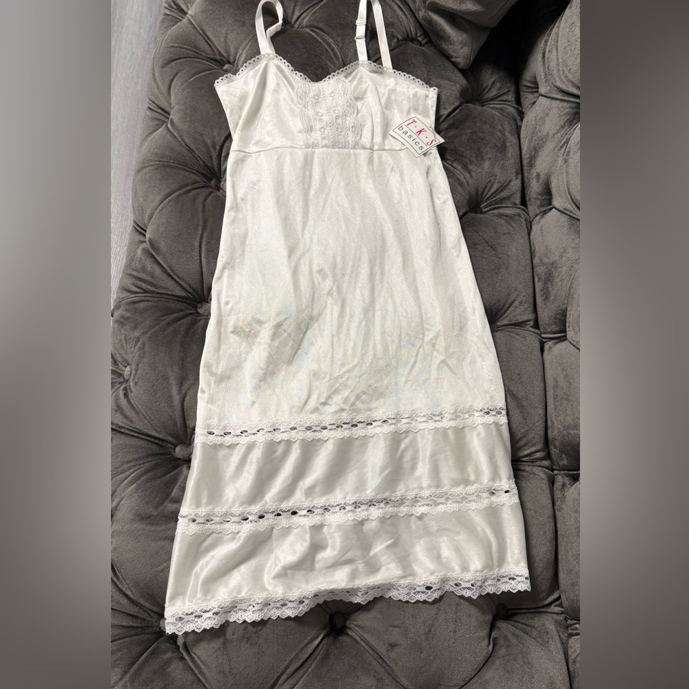 VTG 90's SEARS Women's White Laced Anti-Cling Antron Ill Nylon Full Slip size 8 - Picture 1 of 11